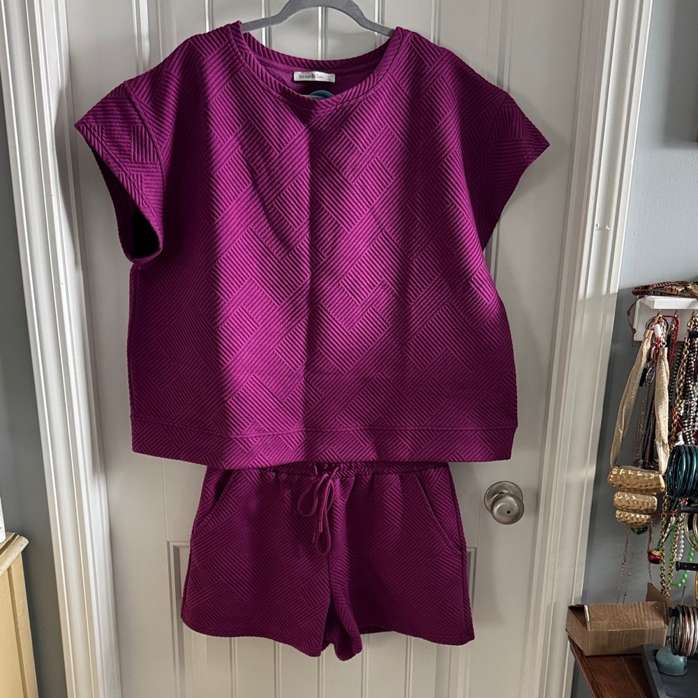 Women’s textured short set